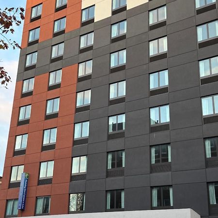 Holiday Inn Express & Suites New York Exterior foto