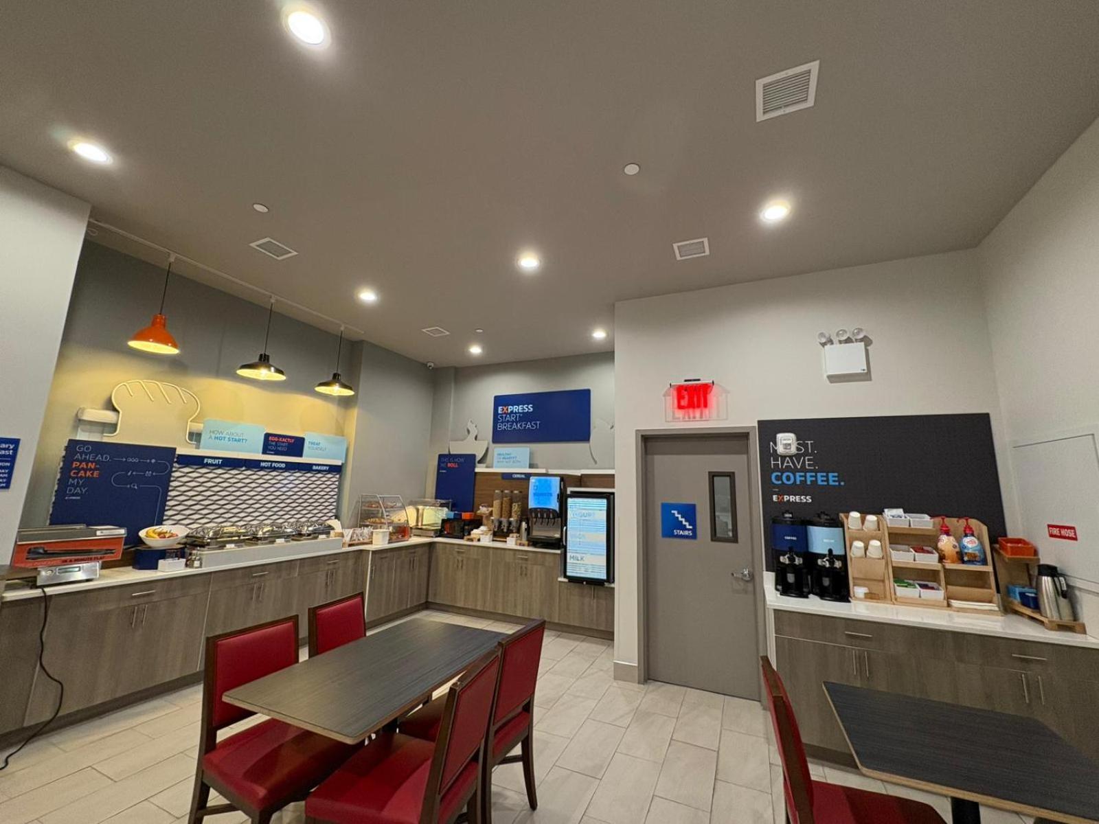 Holiday Inn Express & Suites New York Exterior foto